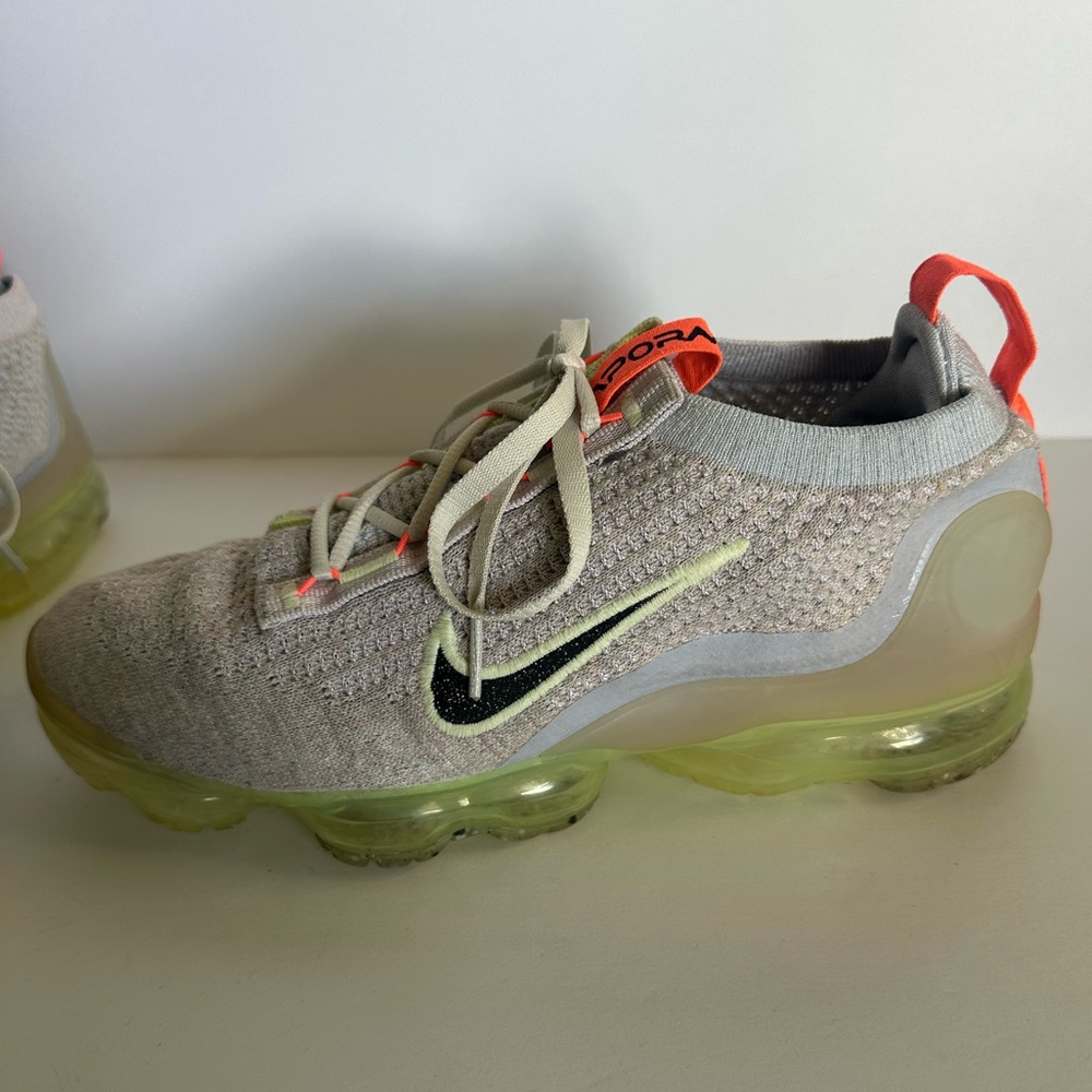 Nike women’s vapormax 2021 heathered gray/pink size 8.5 - Picture 3 of 9